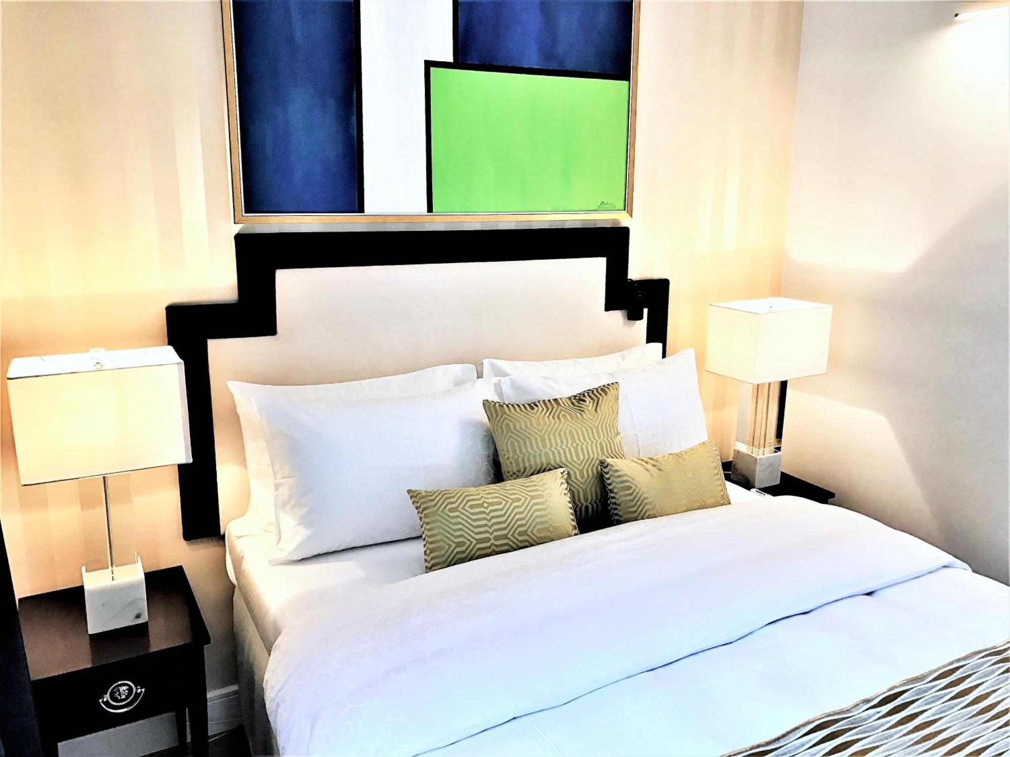 Mondrian Luxury Suites & Apartments Old Town 바르샤바 객실 사진
