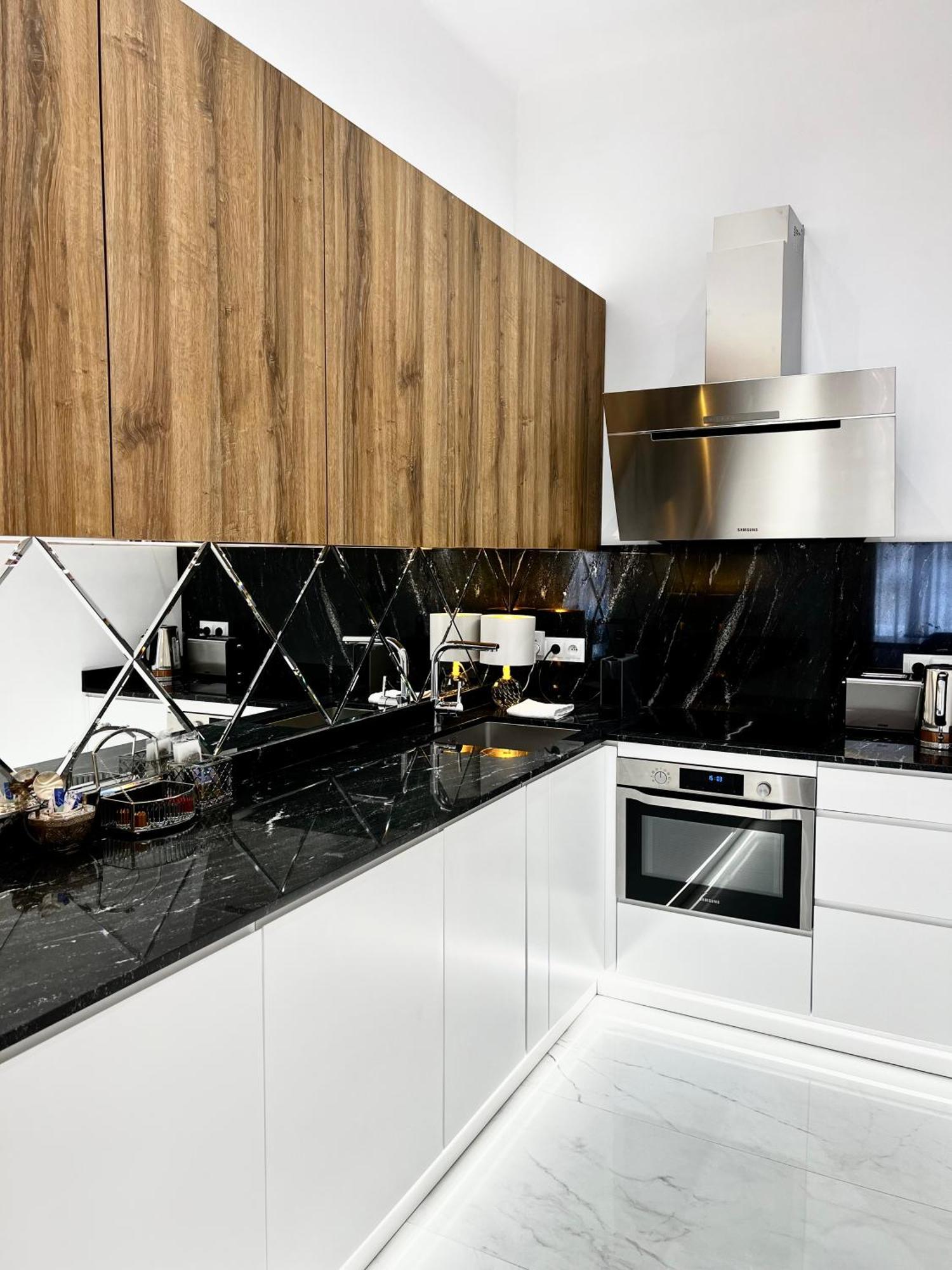 Mondrian Luxury Suites & Apartments Old Town 바르샤바 객실 사진