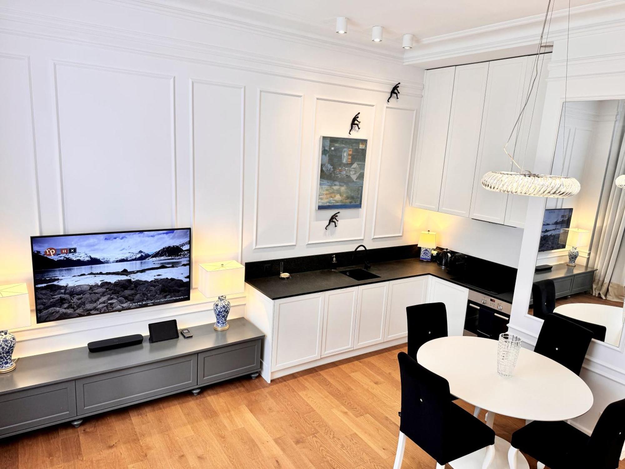 Mondrian Luxury Suites & Apartments Old Town 바르샤바 객실 사진