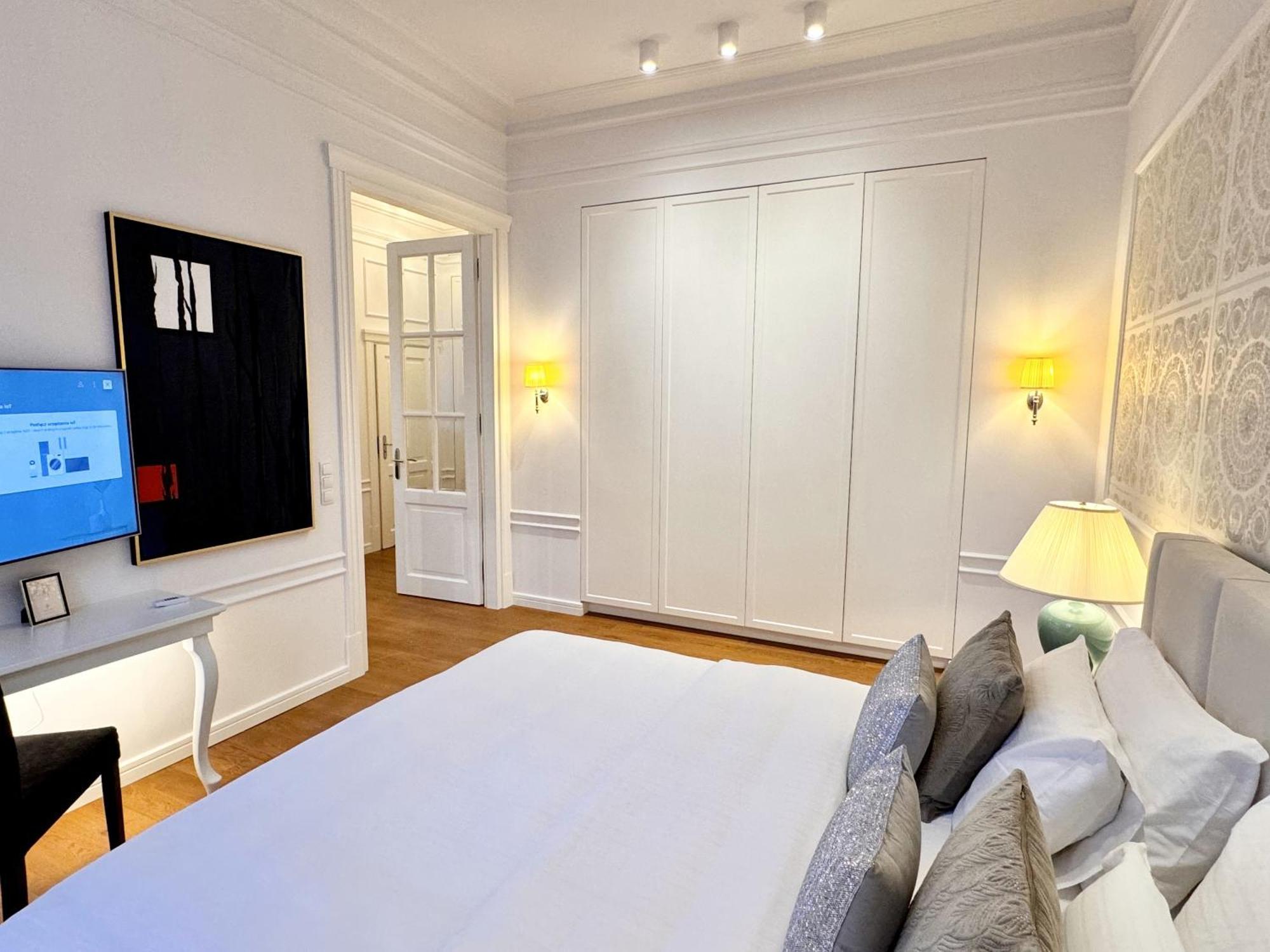 Mondrian Luxury Suites & Apartments Old Town 바르샤바 외부 사진