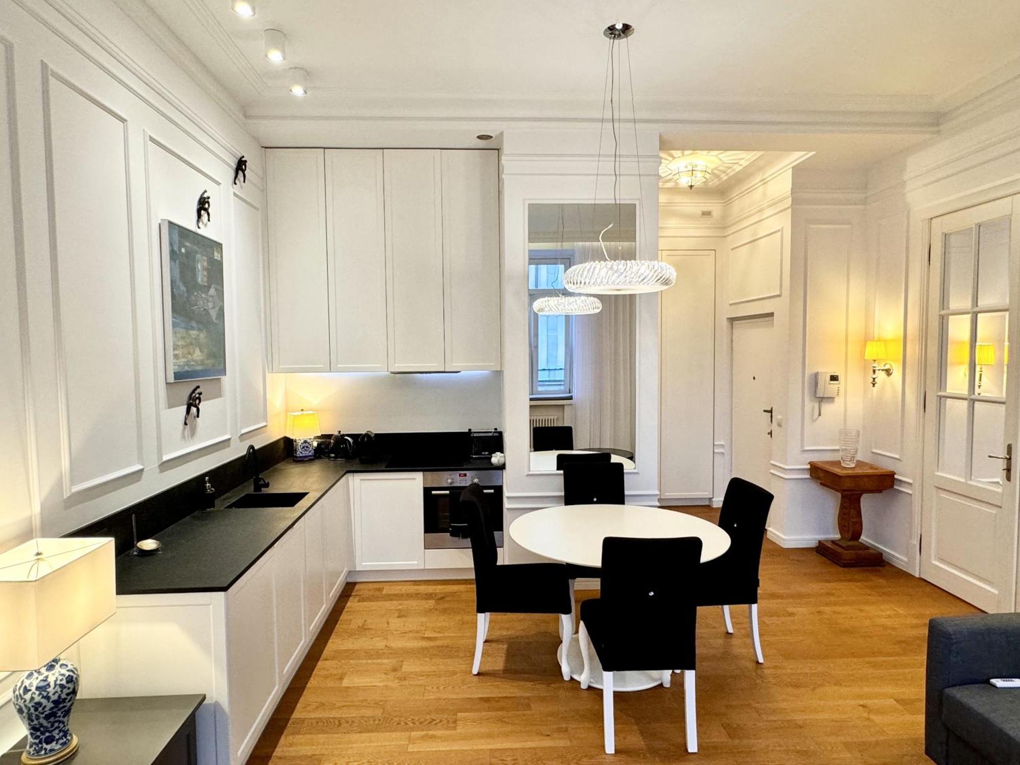 Mondrian Luxury Suites & Apartments Old Town 바르샤바 외부 사진